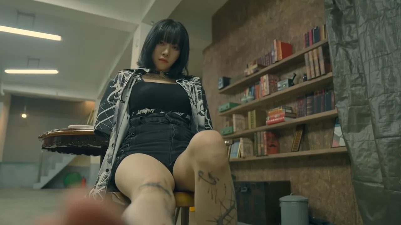 《高利贷女老板》EP2：逃不出的办公室 - 图片 4