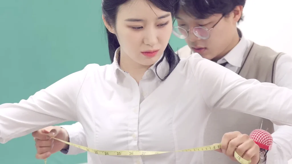 《放学后的裁缝》女同学们的秘密量身 - 图片 4