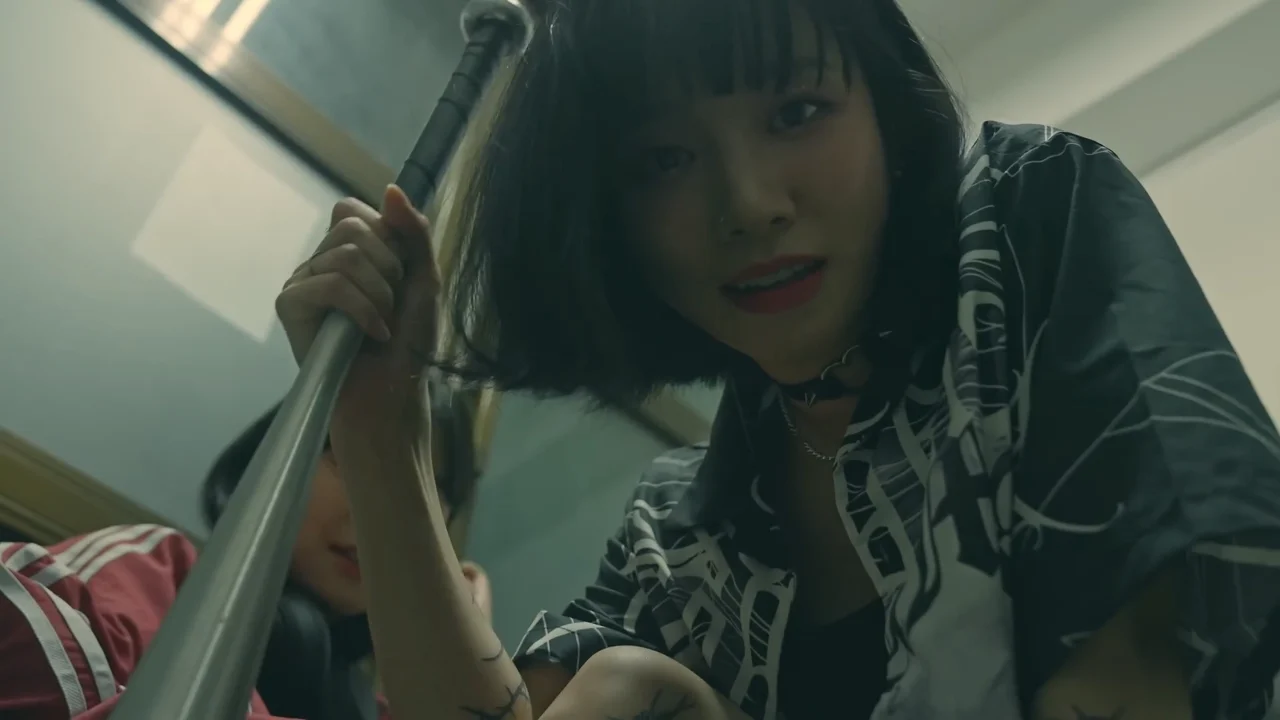 《高利贷女老板》EP2：逃不出的办公室