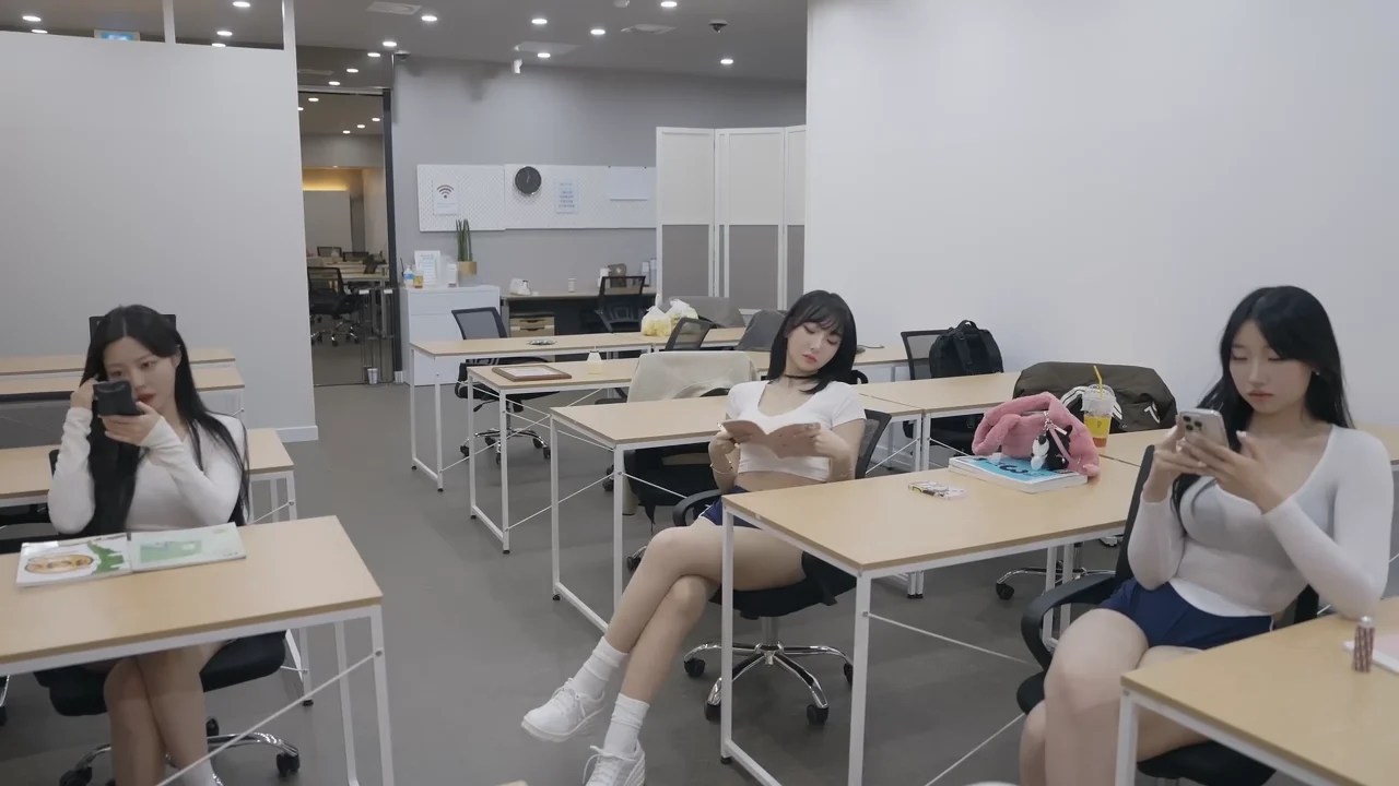 《海豚寄宿学院》EP2：B班新老师 | 简体中文精翻无删减 - 图片 2