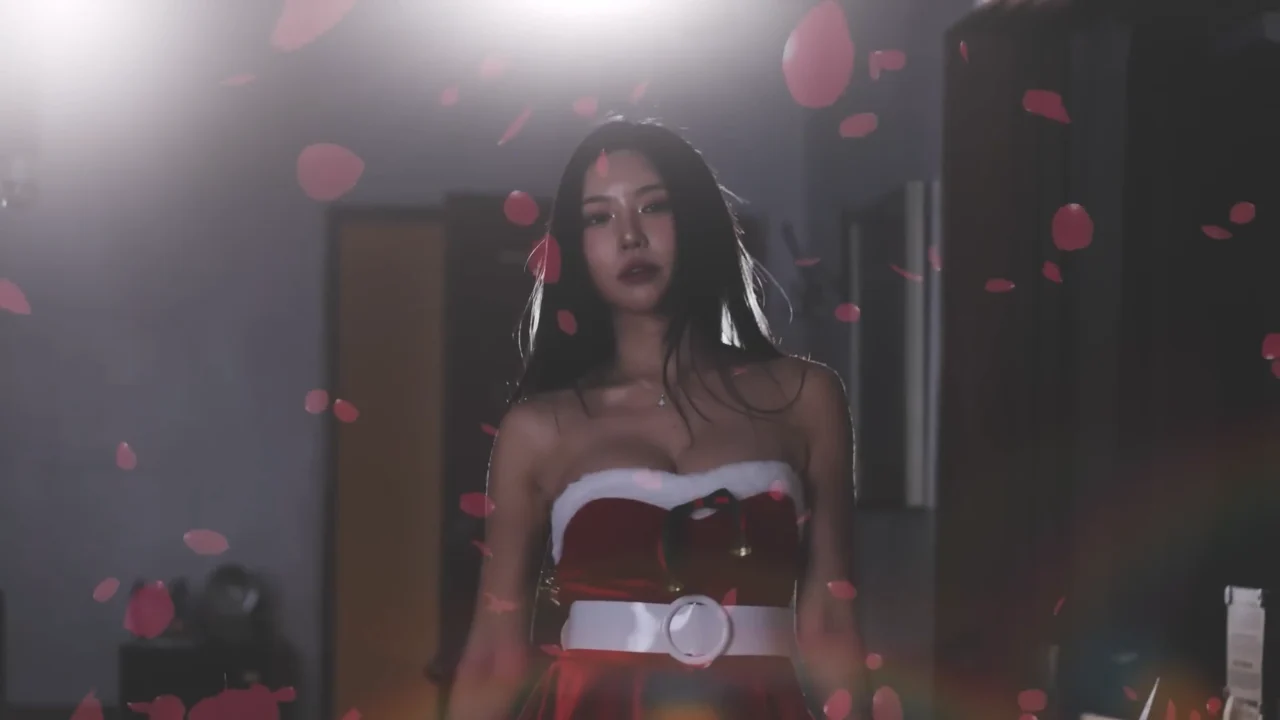 《献给圣诞节依旧单身的你：圣诞姐姐》EP1：女圣诞老人闯入夜 | 简体中文精翻无删减 - 图片 3
