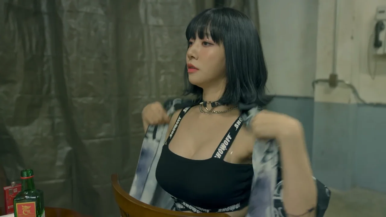 《高利贷女老板》EP2：逃不出的办公室 - 图片 3