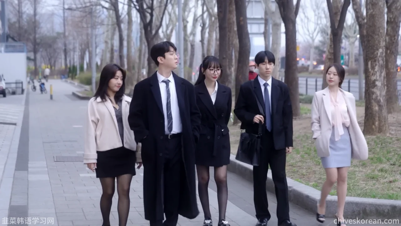 《想独处的男人》EP7：下班后她突然登门 - 图片 5